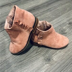 Mauve dusty pink suede ruffle zip booties girls Toddler 9 Cat & Jack
